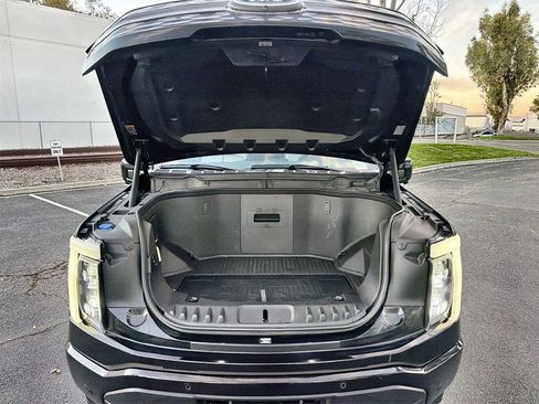 Used 2023 Ford F150 Lightning Platinum image 18