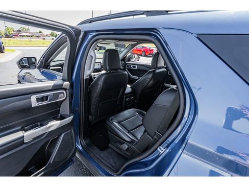 Used 2021 Ford Explorer XLT w/ Equipment Group 202A AWD/4WD image 24