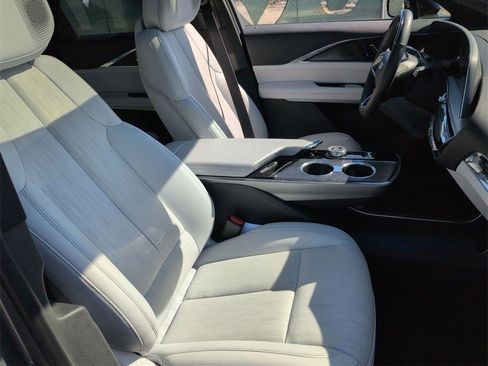 Certified 2023 Cadillac Lyriq Luxury image 29