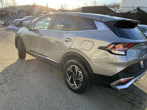 Used 2024 Kia Sportage LX image 6