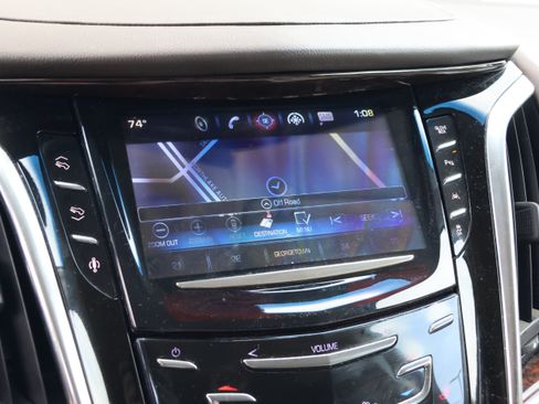 Used 2016 Cadillac Escalade ESV Luxury AWD/4WD image 26