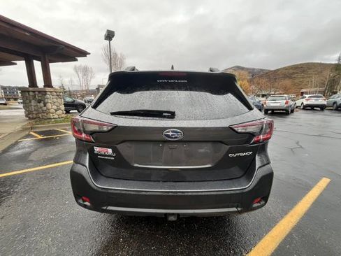 Used 2023 Subaru Outback Premium image 3