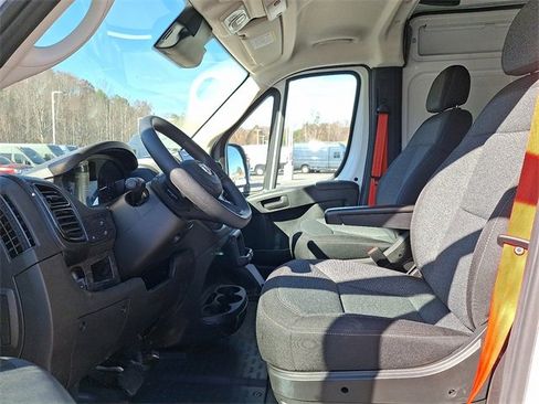 Used 2025 RAM ProMaster 2500 w/ Convenience Group image 13