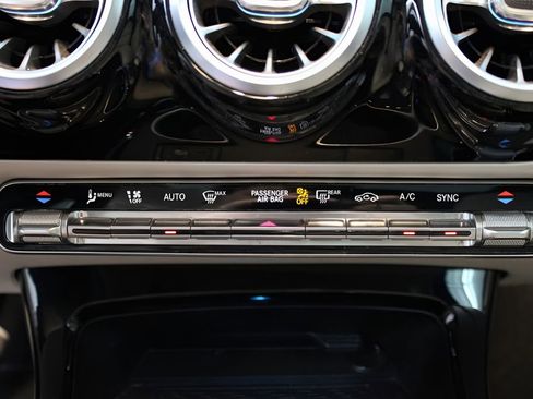 Used 2020 Mercedes-Benz CLA 250 image 27
