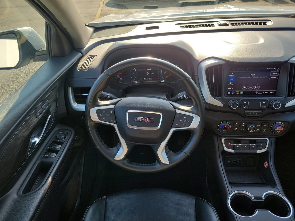 Used 2024 GMC Terrain SLT FWD image 13