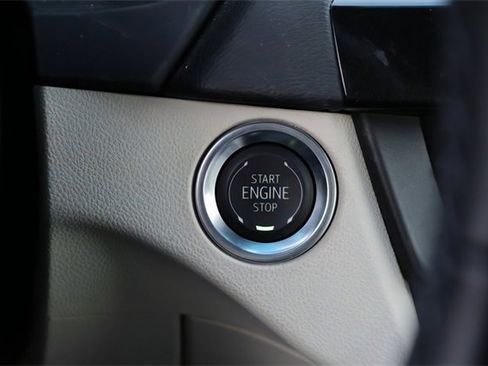 Used 2025 Cadillac CT4 Premium Luxury image 30