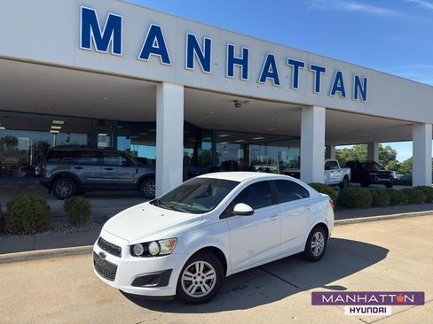 Used 2015 Chevrolet Sonic LT FWD image 1