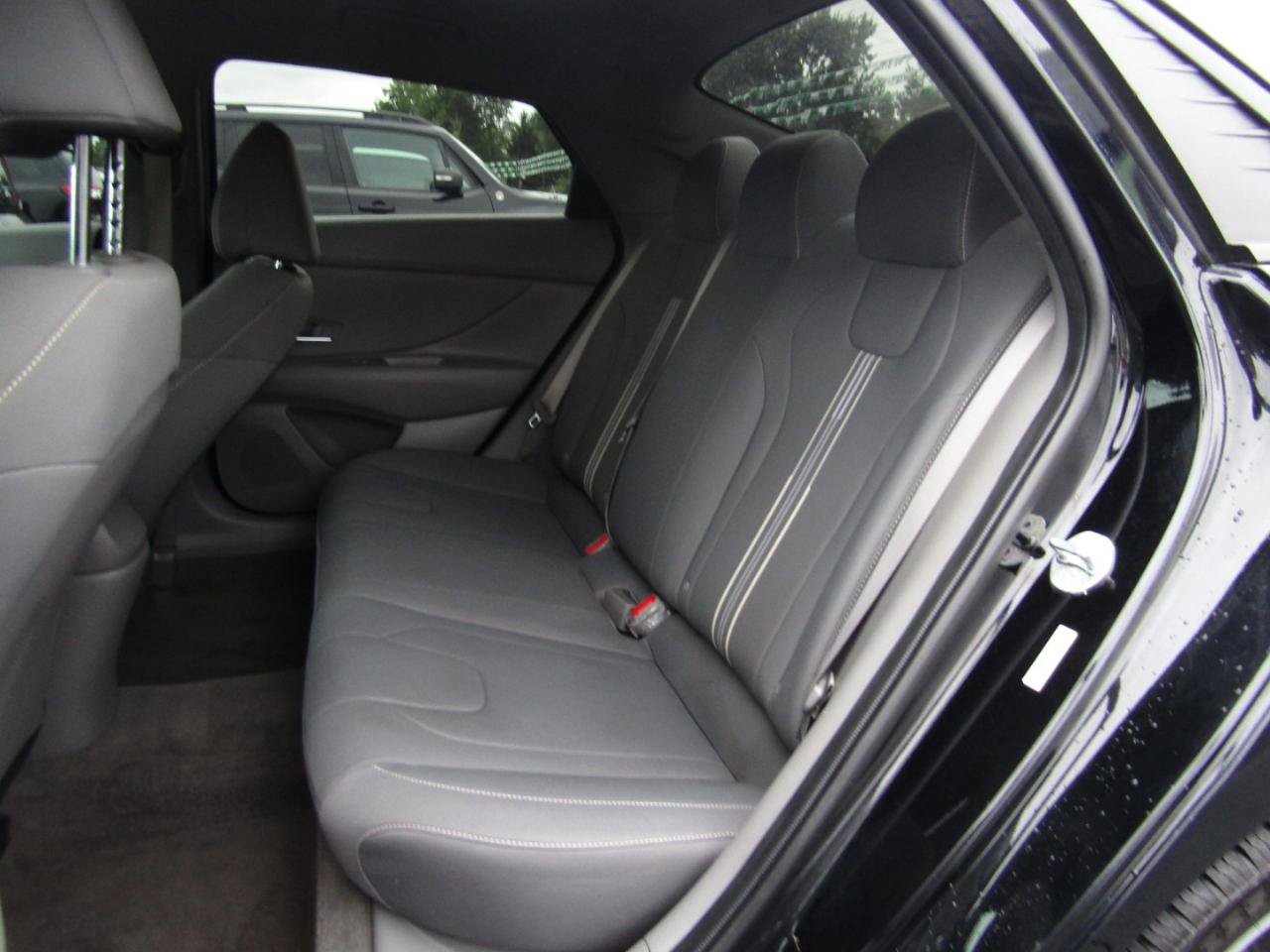 Used 2023 Hyundai Elantra SEL w/ Convenience Package FWD image 18
