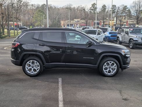 New 2026 Jeep Compass Latitude image 4
