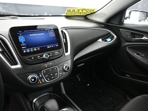 Used 2024 Chevrolet Malibu LT image 23