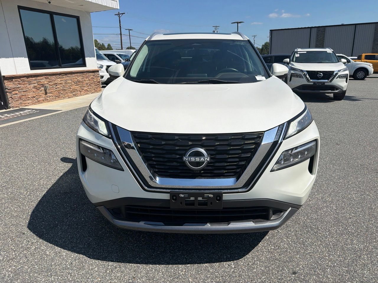 Used 2023 Nissan Rogue SL AWD/4WD image 12