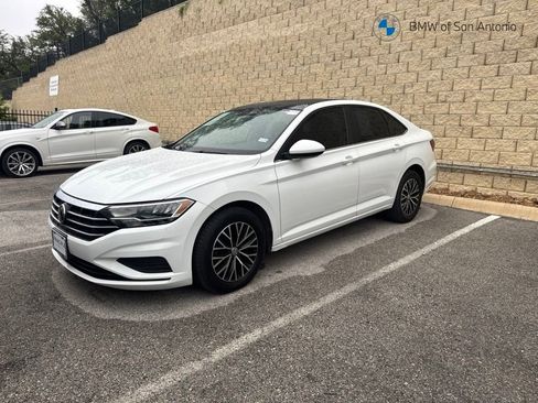 Used 2019 Volkswagen Jetta SE FWD image 1