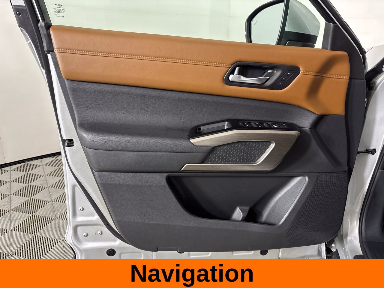 Used 2025 Nissan Pathfinder Platinum w/ Cargo Package FWD image 11