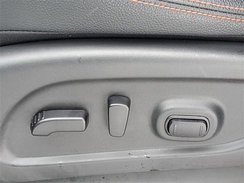 Used 2024 Nissan Titan PRO-4X w/ Pro-4x Convenience Package image 22