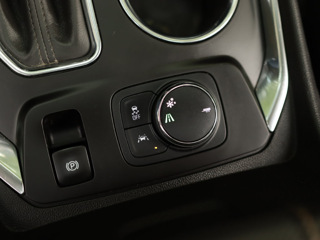 Used 2020 Chevrolet Traverse Premier w/ Redline Edition FWD image 19