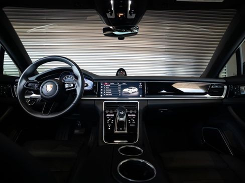 Certified 2023 Porsche Panamera image 25