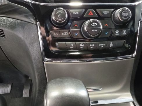 Used 2019 Jeep Grand Cherokee Altitude AWD/4WD image 25