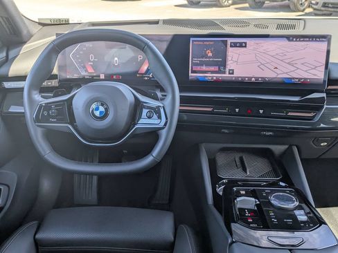 Used 2026 BMW 530i RWD image 29