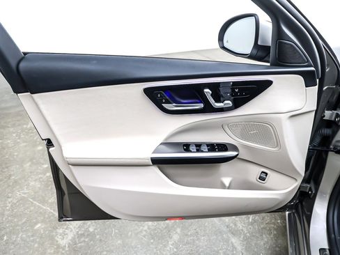 Used 2023 Mercedes-Benz C 300 Sedan image 21