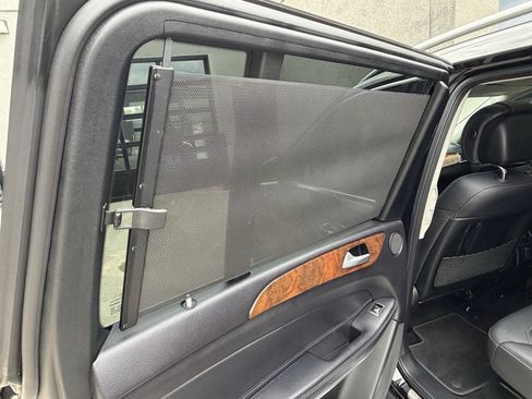 Used 2017 Mercedes-Benz GLS 550 4MATIC image 34