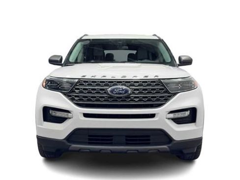 Used 2021 Ford Explorer XLT w/ Equipment Group 202A image 6