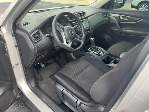 Used 2017 Nissan Rogue S AWD/4WD image 6