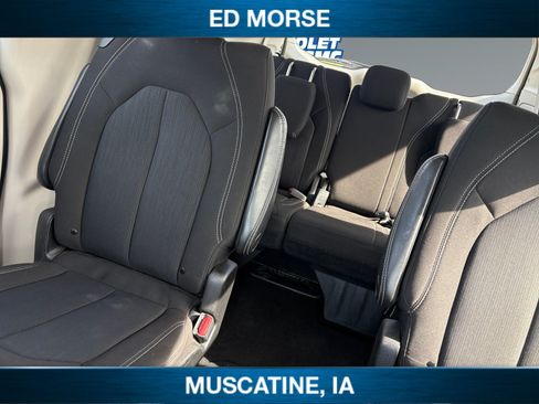 Used 2023 Chrysler Voyager LX FWD image 17
