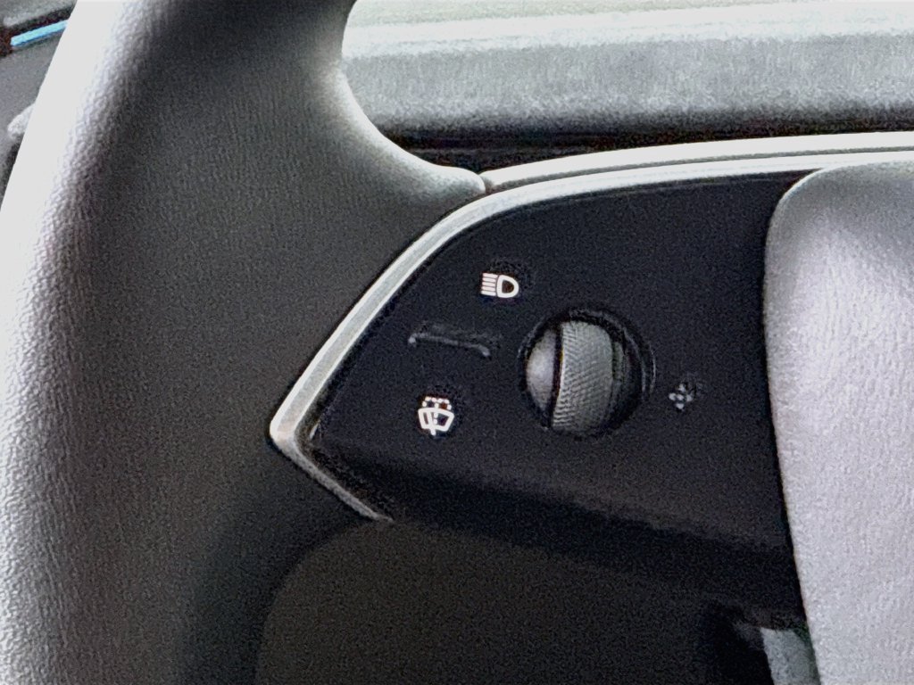 Used 2026 Tesla Model Y AWD image 10