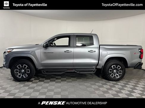 Used 2024 Chevrolet Colorado Z71 w/ Z71 Convenience Package 2 AWD/4WD image 11