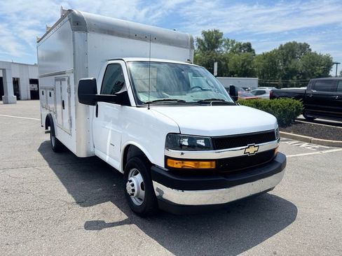 Used 2022 Chevrolet Express 3500 w/ Power Convenience Package RWD image 9