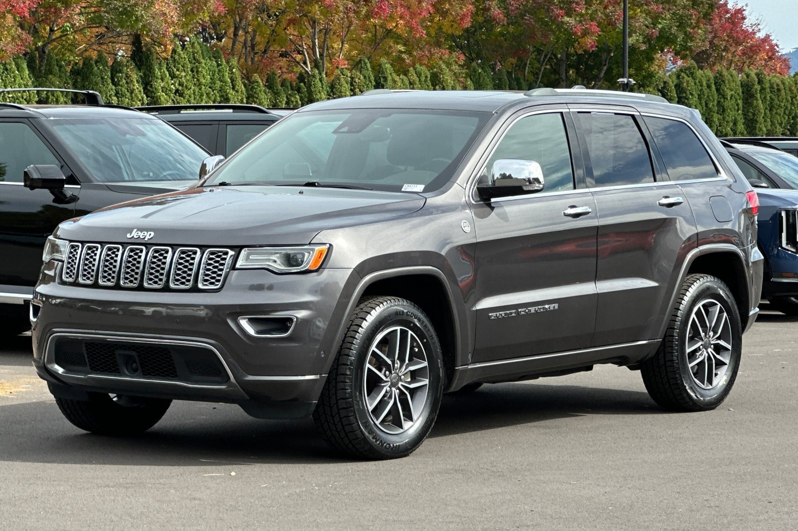 Used 2019 Jeep Grand Cherokee Overland AWD/4WD image 8