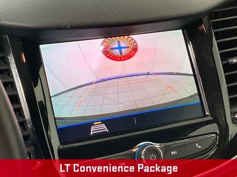 Used 2020 Chevrolet Trax LT w/ LT Convenience Package FWD image 4