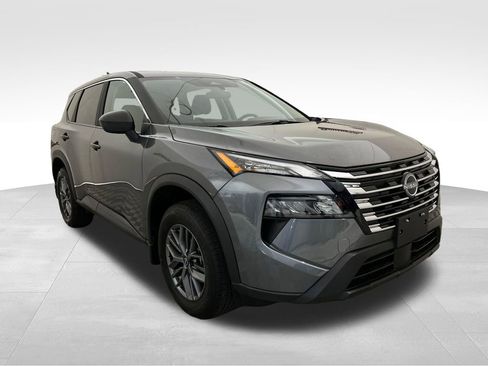 Used 2026 Nissan Rogue S FWD image 8
