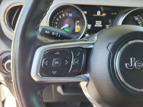 Used 2021 Jeep Wrangler Unlimited Sahara AWD/4WD image 17