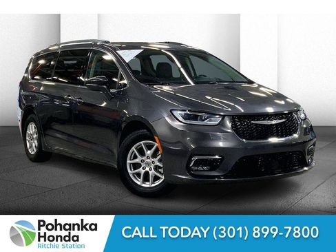 Used 2022 Chrysler Pacifica Touring-L image 1
