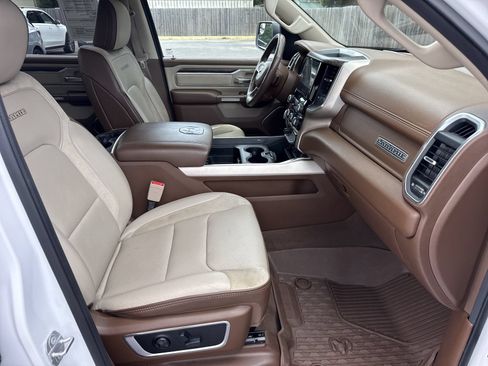 Used 2019 RAM 1500 Laramie AWD/4WD image 37