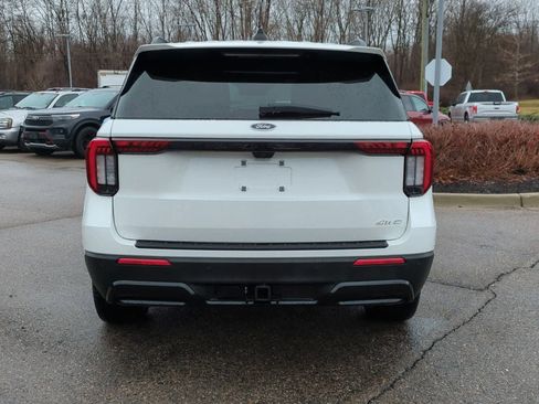 Used 2025 Ford Explorer ST-Line w/ Premium Package image 7