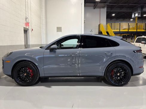 Used 2026 Porsche Cayenne S image 2