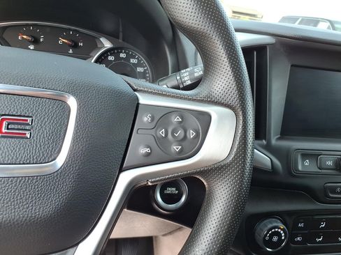 Certified 2023 GMC Terrain SLE FWD image 17
