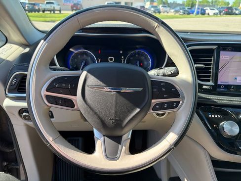 Used 2021 Chrysler Pacifica Limited w/ Premium & Safety Sphere Group AWD/4WD image 14