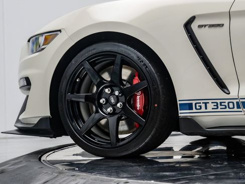 Used 2020 Ford Mustang Shelby GT350R w/ GT350R Equipment Group 920A RWD image 95