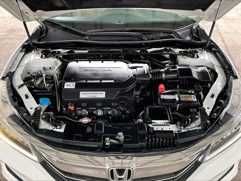 Used 2016 Honda Accord Touring image 27