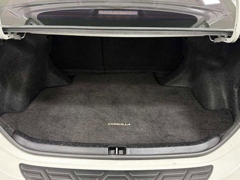 Certified 2017 Toyota Corolla SE w/ SE Premium Package FWD image 27