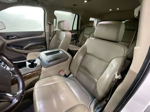 Used 2019 Chevrolet Tahoe LT w/ LT Signature Package image 18