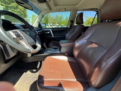 Used 2017 Toyota 4Runner Limited AWD/4WD image 8