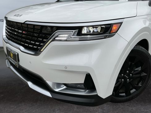 Used 2022 Kia Carnival SX Prestige image 9