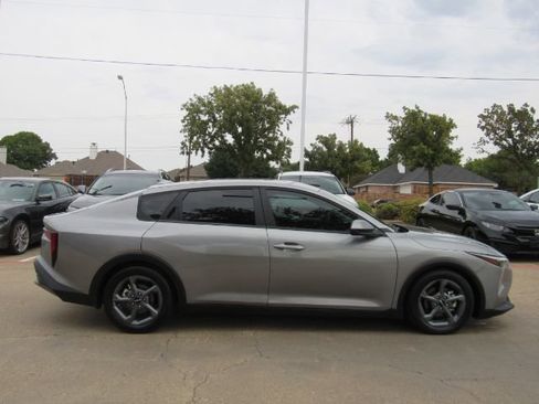 Used 2025 Kia K4 LXS image 5