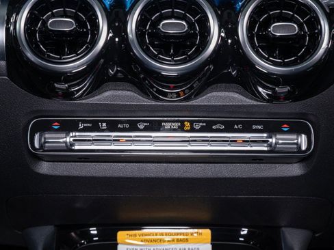 New 2026 Mercedes-Benz GLB 250 image 18