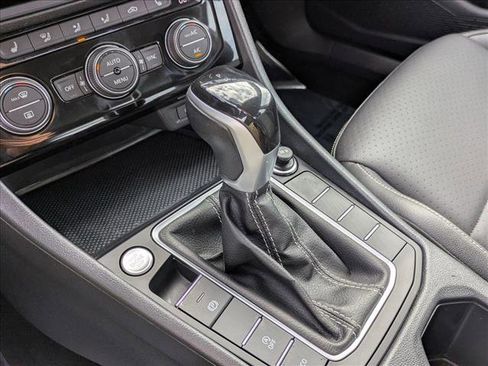 Used 2024 Volkswagen Jetta SE image 11