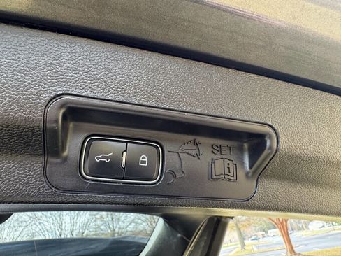 Used 2020 Ford Explorer XLT w/ Equipment Group 202A image 31